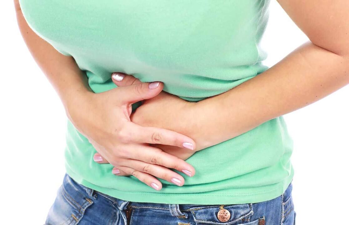 La gastritis se acompaña de dolor de estómago y requiere dieta. 